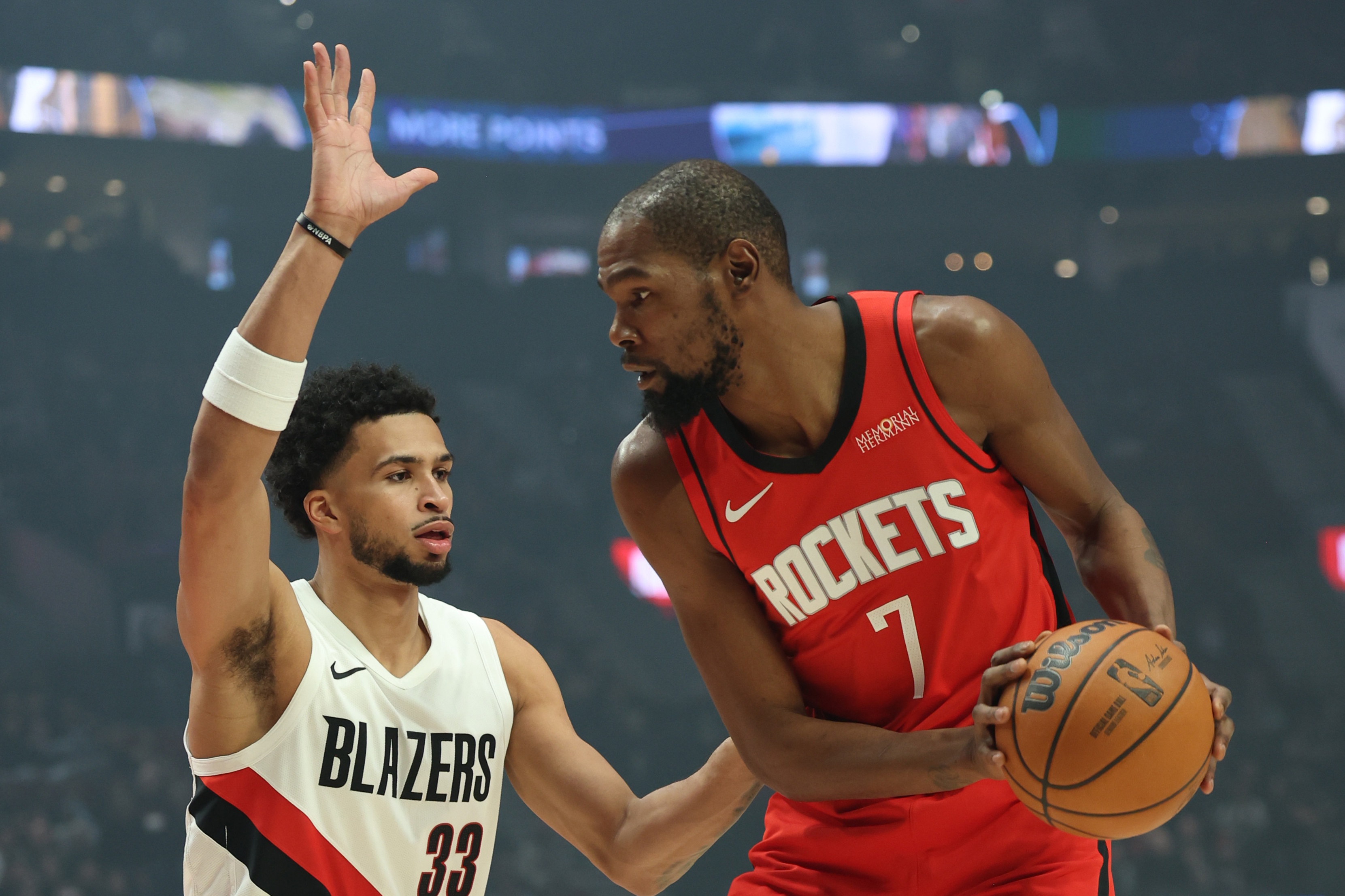 开云中国-杜兰特：张伯伦曾场均50分25板 你甚至无法想象有人能做到这些